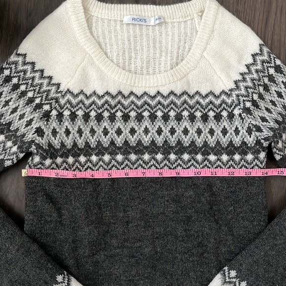 🌸 3/$25 Ricki’s | Sweater - Picture 4 of 6